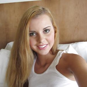 Profile picture of BlondeBrooke