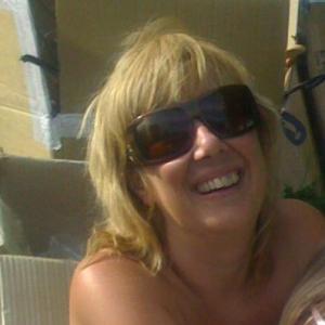 Profile picture of Simple-Simone