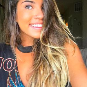 Profile picture of Foxy_Roxy