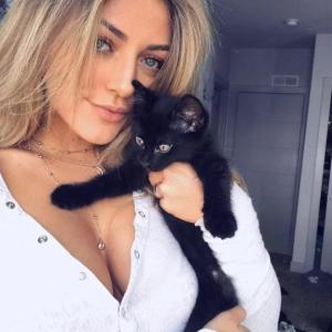 Profile picture of FieryKat