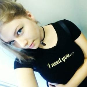 Profile picture of GlamorousAmy