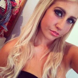 Profile picture of Adriana_pleases